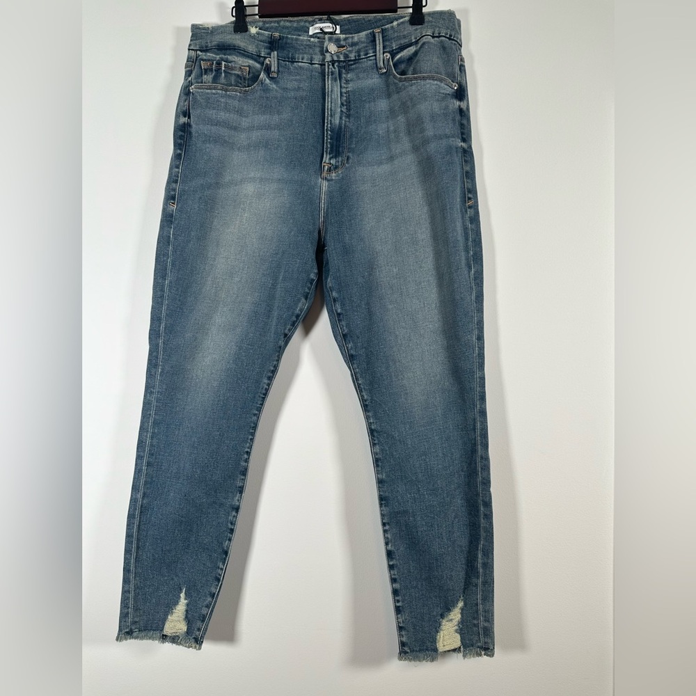 Good American Good Waist Crop Frayed Hem Jeans Size: 18 - Picture 2 of 8